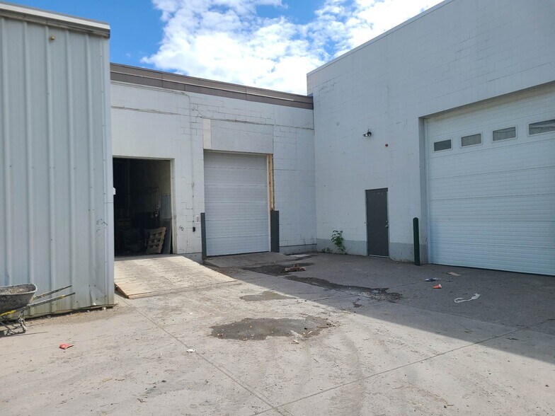 More Photos Of 12210 Mount Lawn Rd, Edmonton Industrial For Sale
