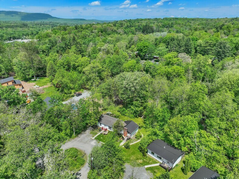 More Photos Of 1460 Pocono Ln, Bartonsville Multifamily For Sale