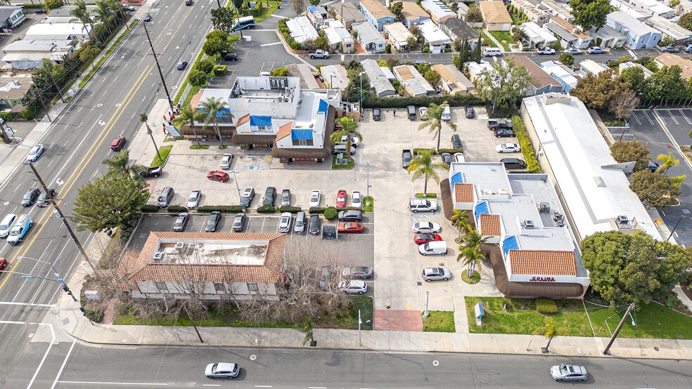 More Photos Of , Santa Ana General Retail For Sale