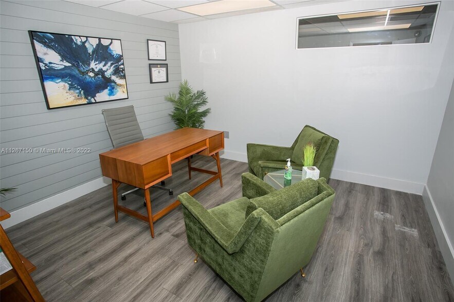 More Photos Of 1380 NE Miami Gardens Dr, North Miami Beach Medical For Lease