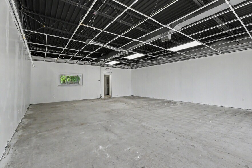 More Photos Of 22909-22917 Van Born Rd, Taylor Freestanding For Sale