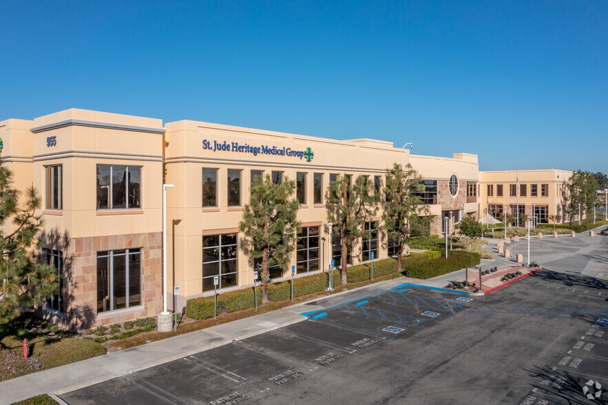 More Photos Of 915 W Imperial Hwy, Brea Unknown For Lease