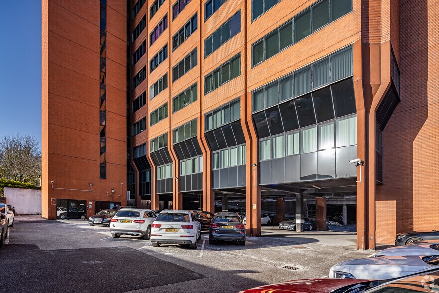 More Photos Of Tiviot Dale, Stockport Office For Lease