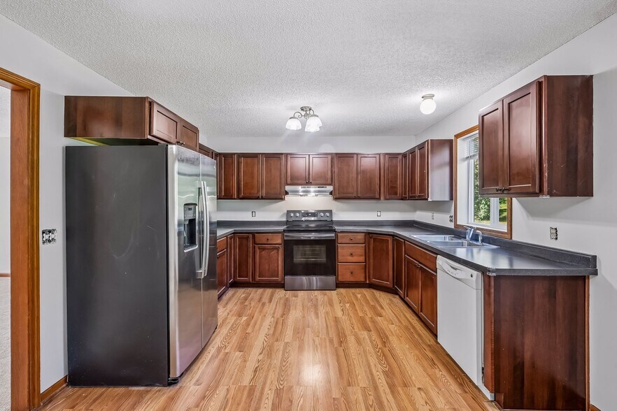 More Photos Of 417 Hunter Dr, Watertown Multifamily For Sale