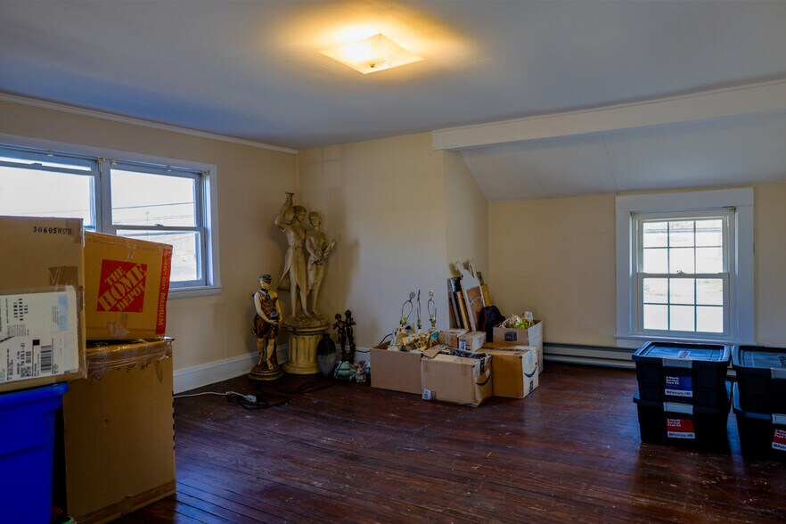 More Photos Of 1616 Blountville Blvd, Blountville Office Residential For Sale