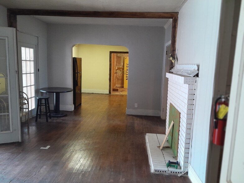 More Photos Of 9135 S Main St, Jonesboro Light Manufacturing For Sale