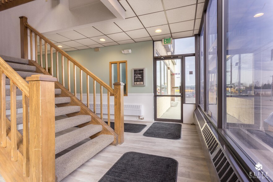 More Photos Of 7926 Old Seward Hwy, Anchorage Office For Sale