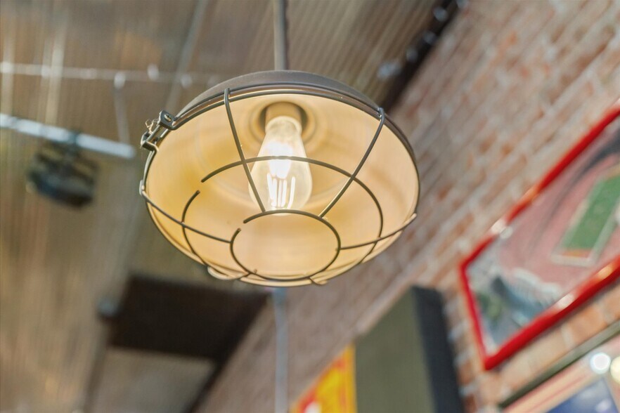 More Photos Of 451 S Thompson Ave, Excelsior Springs Bar For Sale