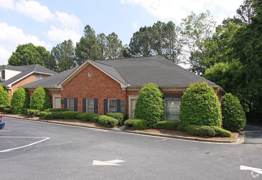 Primary Photo Of 1456 McLendon Dr, Decatur Medical For Sale