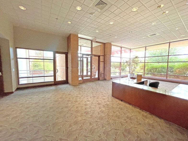 More Photos Of 3800 Wilson Ave, Loveland Manufacturing For Sale