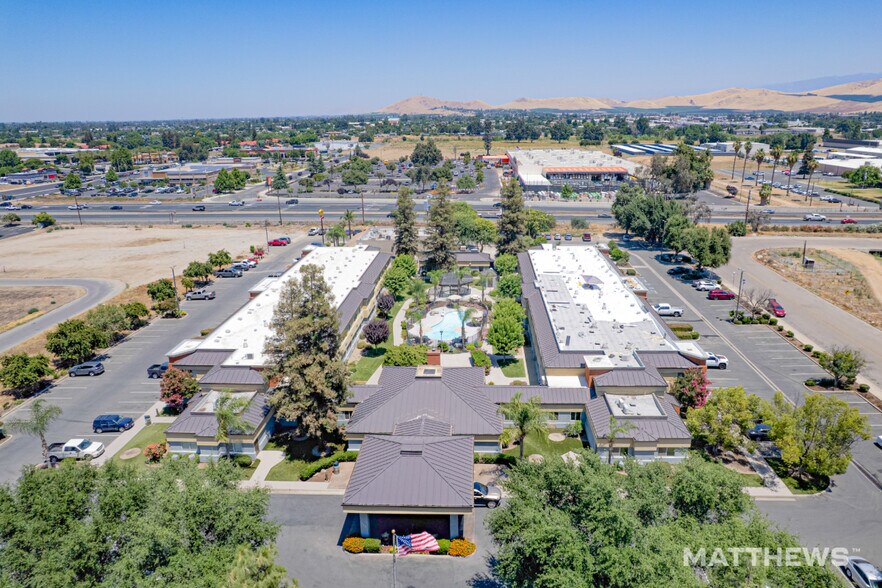 More Photos Of 350 W Montgomery Ave, Porterville Hotel For Sale