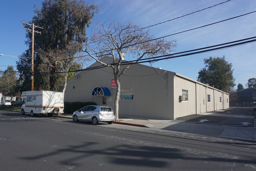 More Photos Of 425 Portage Ave, Palo Alto Warehouse For Lease
