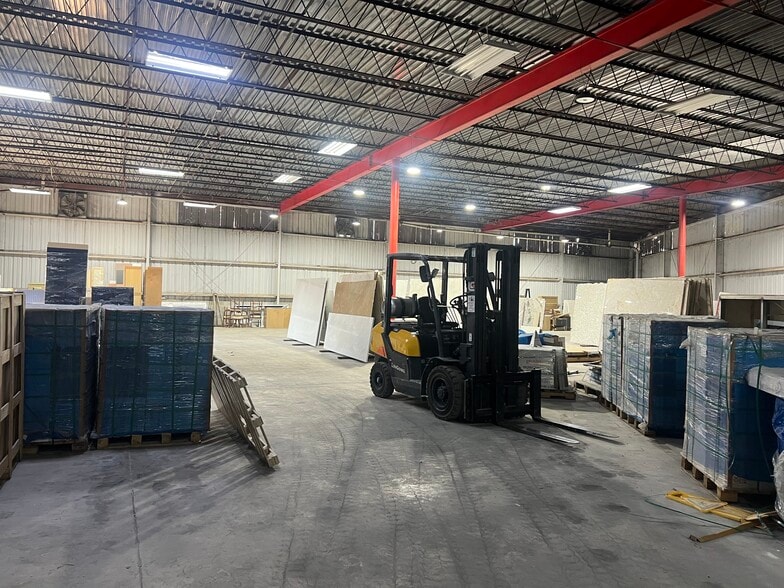 More Photos Of 7501 E Adamo Dr, Tampa Warehouse For Sale