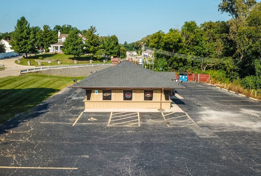More Photos Of 3030 Godfrey Rd, Godfrey Restaurant For Lease