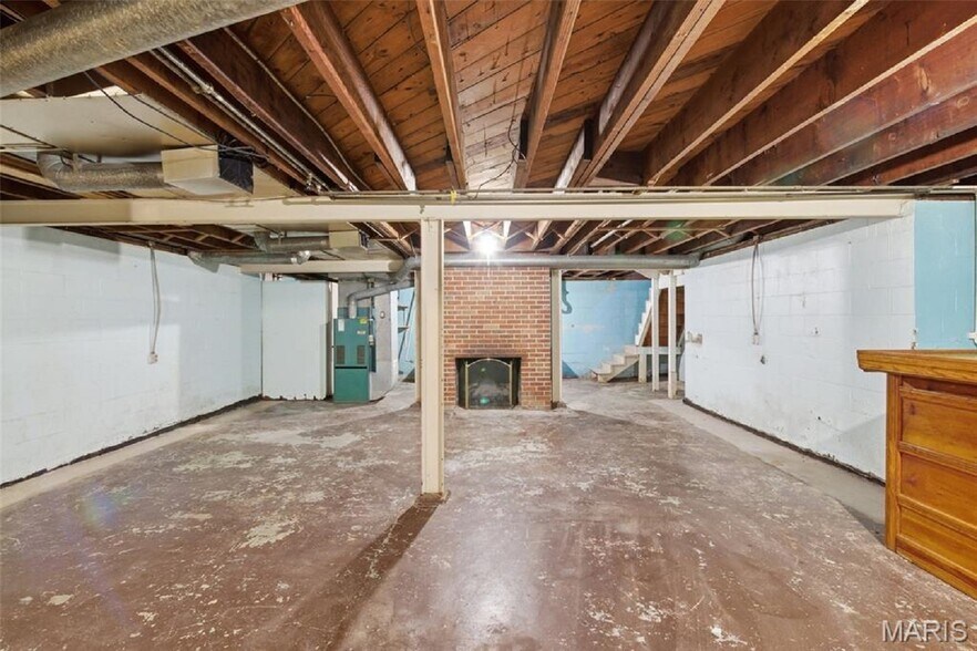 More Photos Of 5912 N Belt W, Belleville Flex For Sale