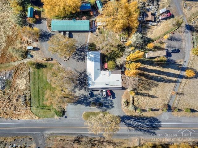 More Photos Of Highway 31, Summer Lake Lodge Meeting Hall For Sale