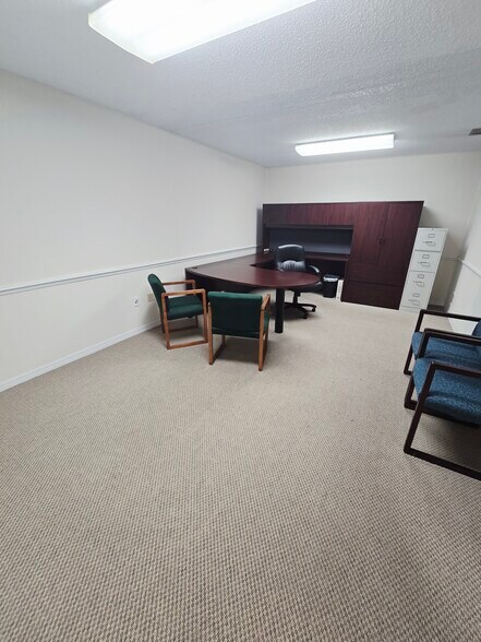 More Photos Of 437-443 Gaston Foster Rd, Orlando Office For Sale