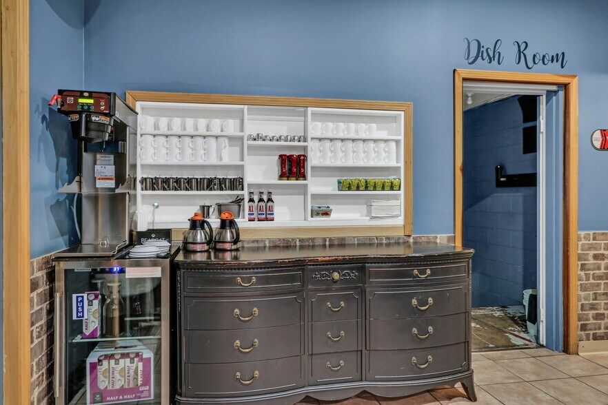 More Photos Of 2816 Route 120, Mchenry Restaurant For Sale