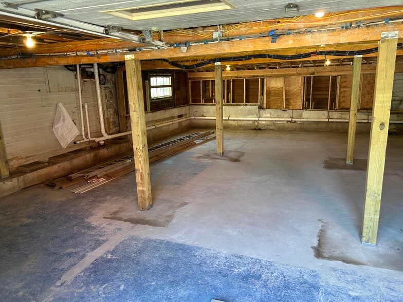 More Photos Of 92 Main St, Sparta Storefront Retail Residential For Lease
