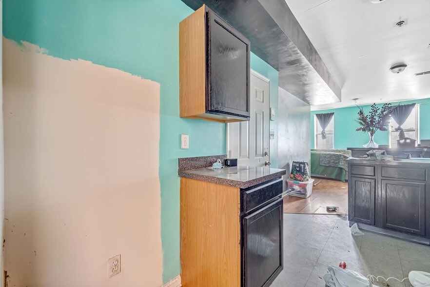 More Photos Of 139 State St, Camden Multifamily For Sale