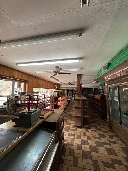 More Photos Of 1201 Magnolia St, Thomasville General Retail For Sale