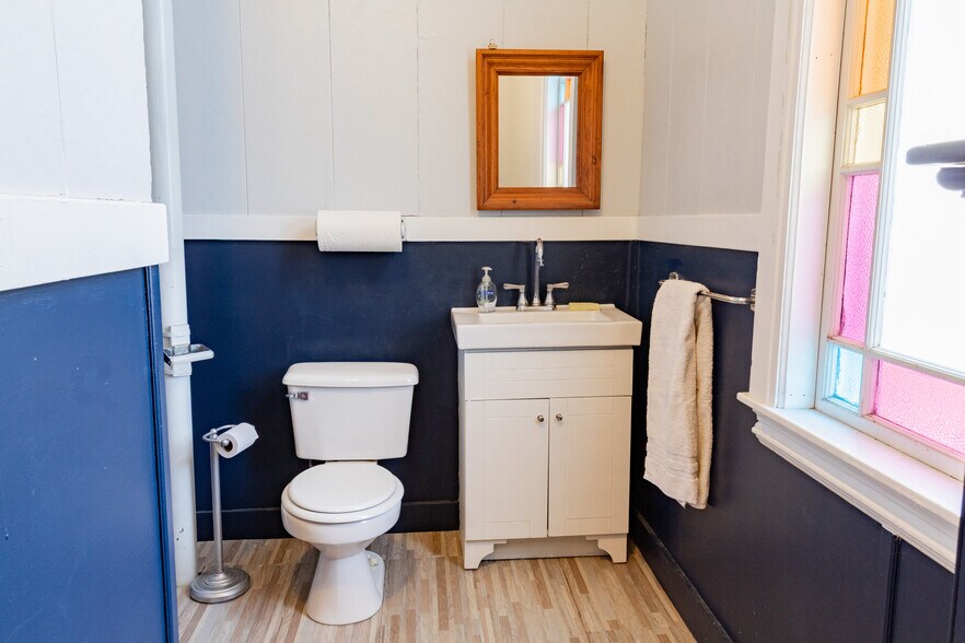 More Photos Of 57 Saco Ave, Old Orchard Beach Freestanding For Lease