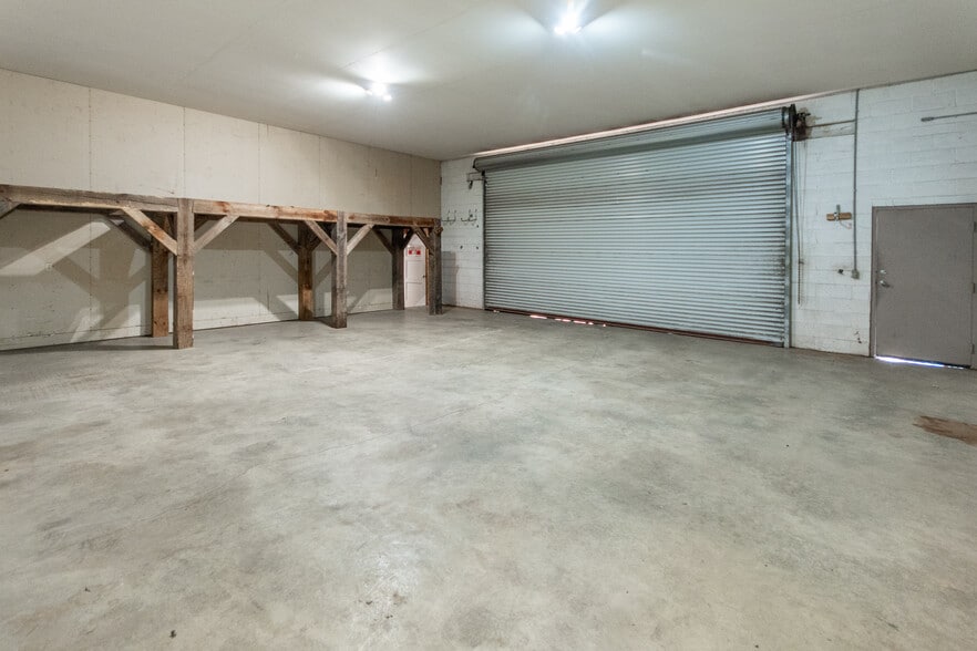 More Photos Of 535 W Main St, Franklin Specialty For Sale