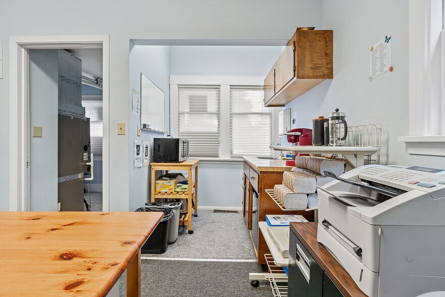 More Photos Of 1313 College Ave, Santa Rosa Office For Sale