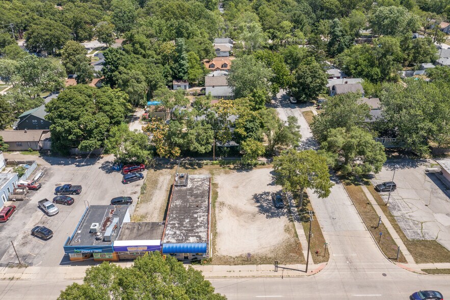 More Photos Of 1090 S Getty St, Muskegon Storefront For Sale