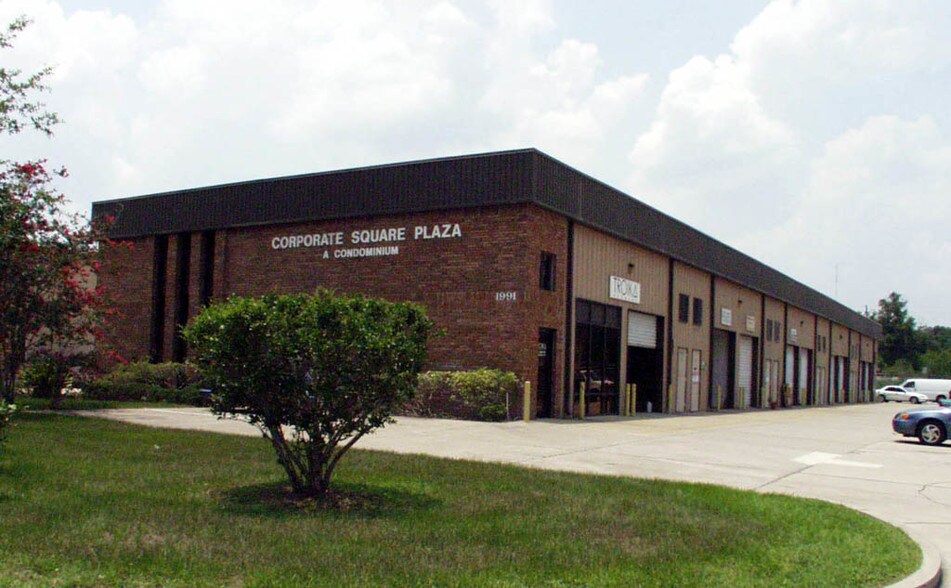 More Photos Of 1991 Corporate Sq, Longwood Warehouse For Lease