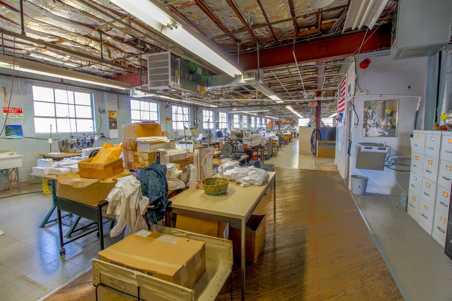 More Photos Of 620-626 Franklin Ave, Essex Warehouse For Sale