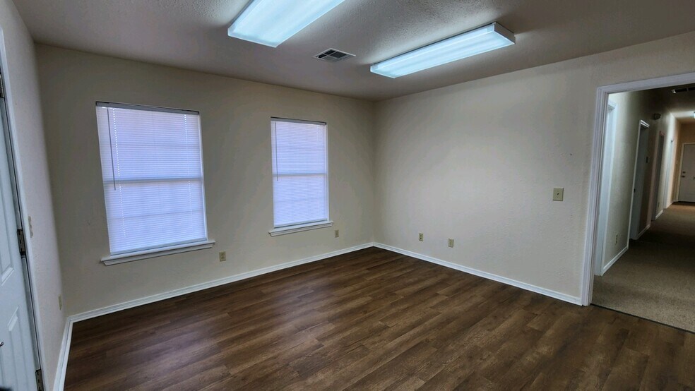 More Photos Of 214 N Oklahoma Ave, Shawnee Medical For Lease