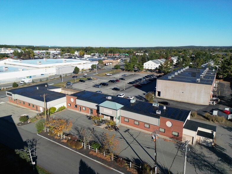 More Photos Of 61 Parkhurst Rd, Chelmsford Freestanding For Sale