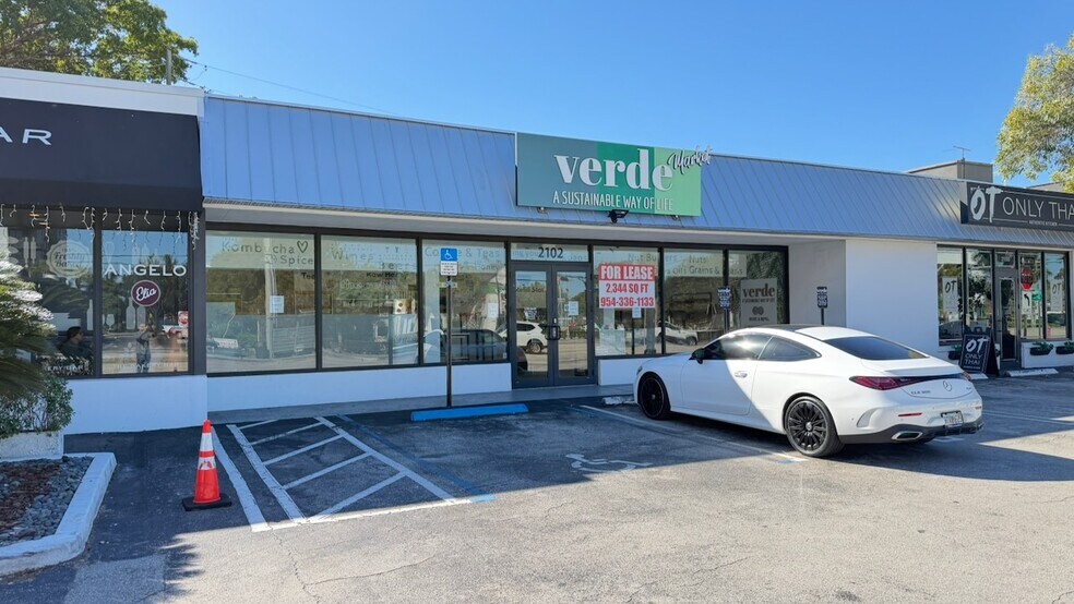 More Photos Of 2100-2104 E Oakland Park Blvd, Fort Lauderdale Freestanding For Lease