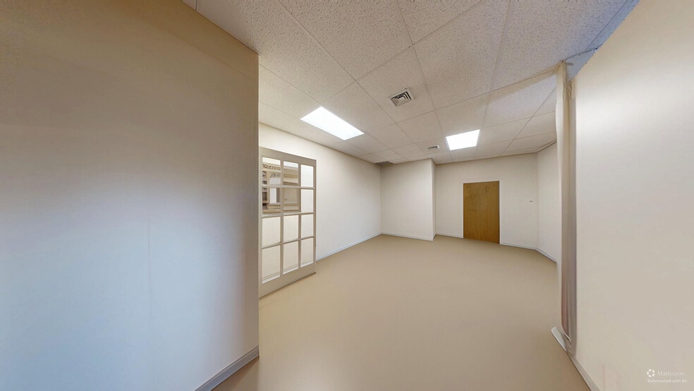 More Photos Of 725 Housatonic Ave, Bridgeport Light Distribution For Sale