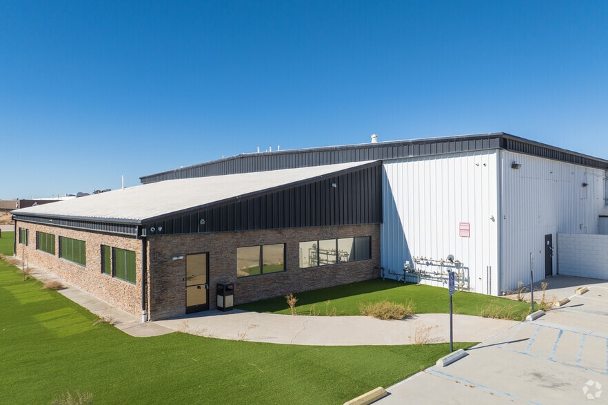 Primary Photo Of 9486 Holly Rd, Adelanto Warehouse For Sale