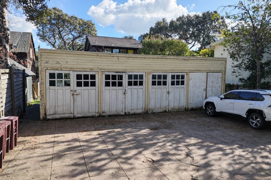 More Photos Of 6100 Chabot Rd, Oakland Multifamily For Sale