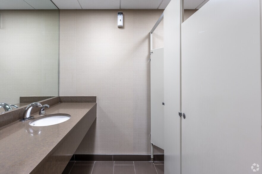 More Photos Of 297 Knollwood Rd, White Plains Office For Lease