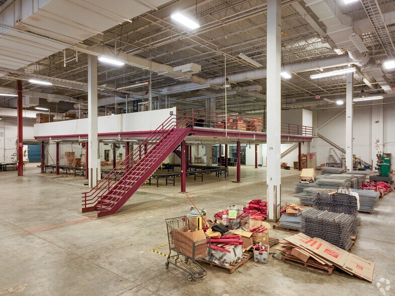 More Photos Of 6900 Morris Estate Dr, Charlotte Manufacturing For Lease