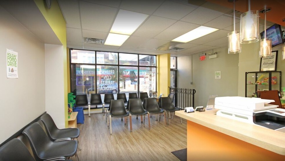 More Photos Of 1719 W 18th St, Chicago Storefront Retail Residential For Lease