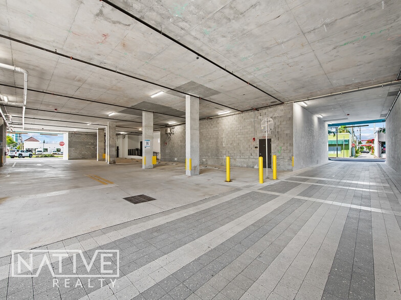 More Photos Of 2001 Hollywood Blvd, Hollywood Apartments For Lease