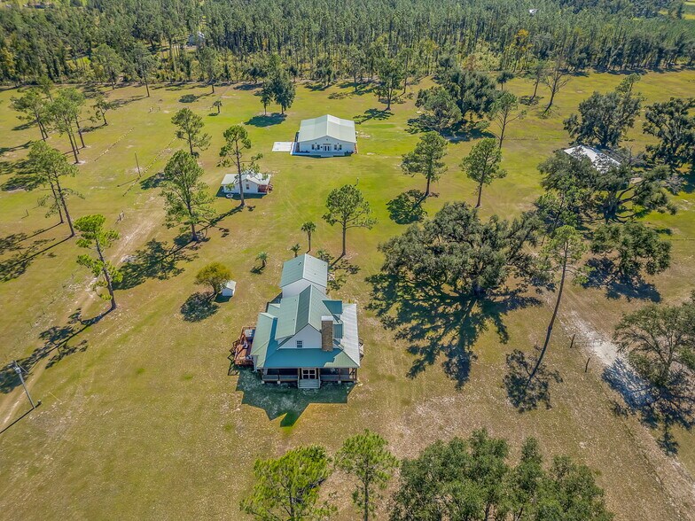 More Photos Of 4004 Golf Course Rd, Perry Lodge Meeting Hall For Sale