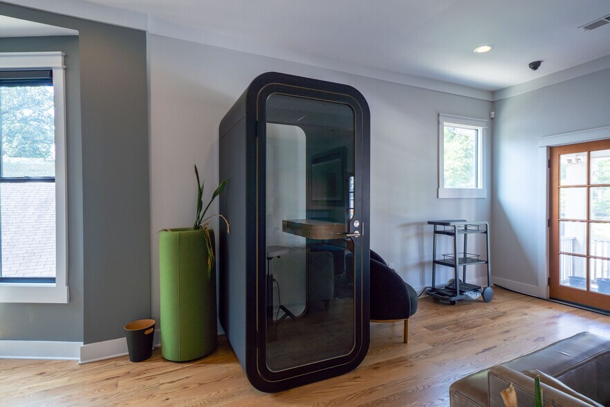 More Photos Of 152 N Tucker St, Memphis Loft Creative Space For Sale