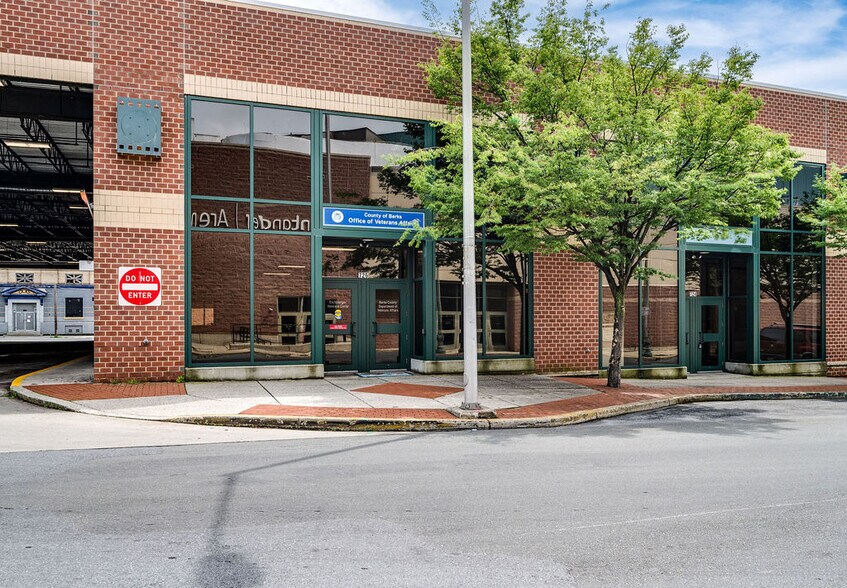 More Photos Of 722 Cherry St, Reading Storefront Retail Office For Lease