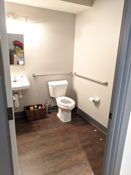 More Photos Of 1404 Bare Hills Ave, Baltimore Flex For Lease