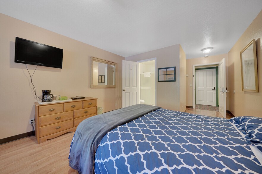 More Photos Of 31880 State Highway 108, Strawberry Hotel For Sale