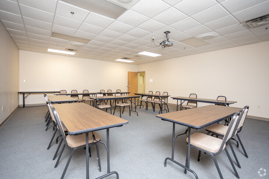 More Photos Of 1713 Marion-Mt Gilead Rd, Marion Storefront Retail Office For Lease