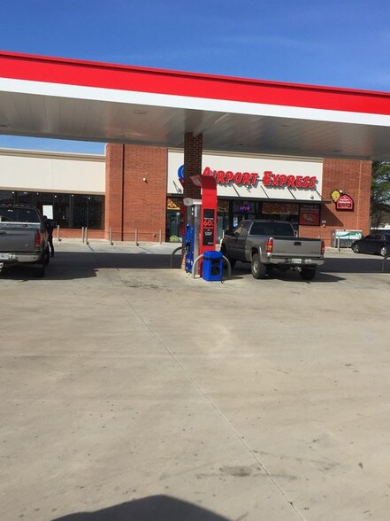 More Photos Of 2821 Airways Blvd, Memphis Bank For Lease