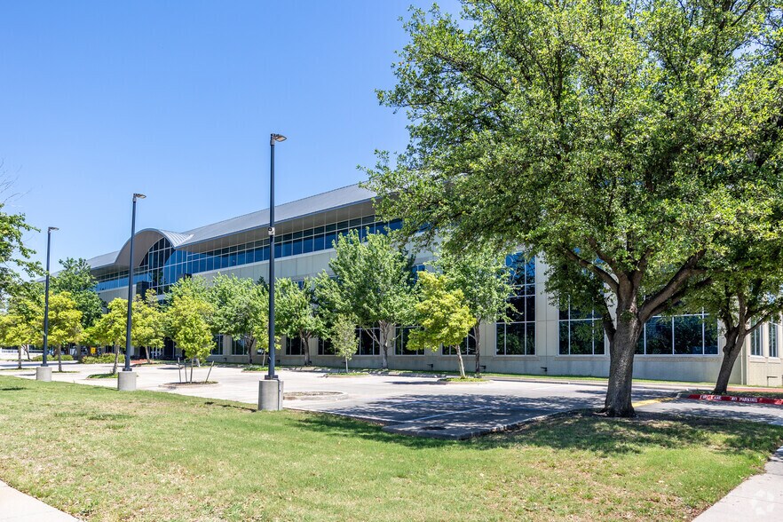 More Photos Of 3929 W John Carpenter Fwy, Irving Office For Sale