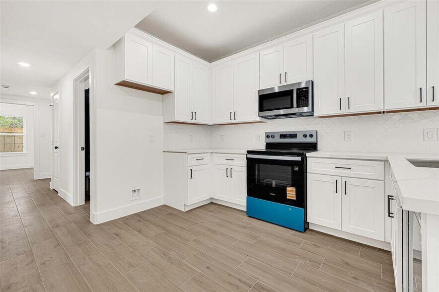 More Photos Of 430 Rhode Island st, Houston Apartments For Sale